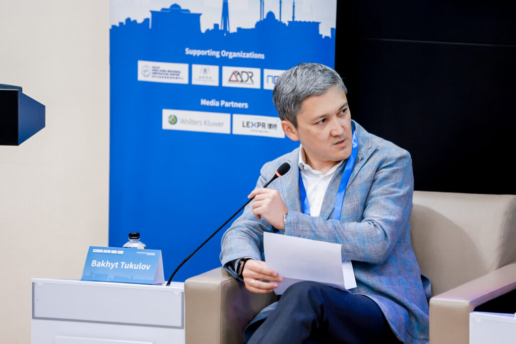 Бахыт Тукулов выступил модератором Astana Summit 2026 по вопросам разрешения коммерческих споров в Китае